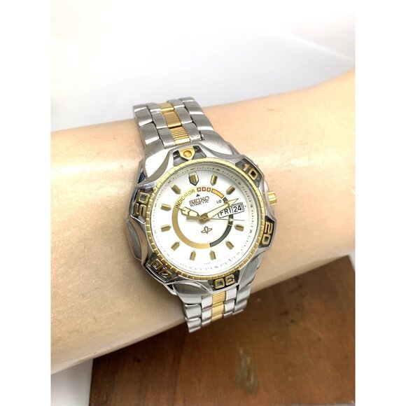 Seiko Men's Watch 5M43-0A39 Sports 100 Kinetic Day Date Two Tone Steel 40mm - Picture 12 of 15